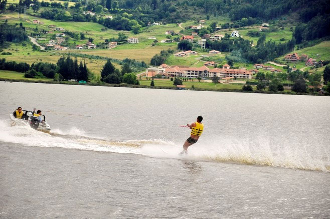 Actividades náuticas lago de sochagota 