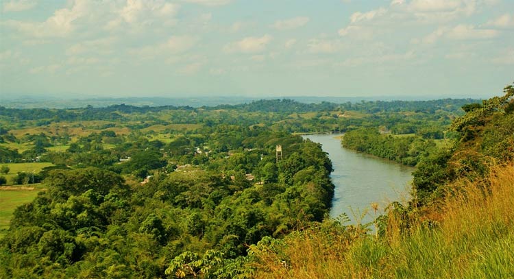 Caldas Colombia Río La Miel