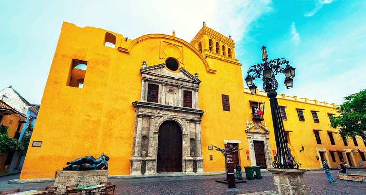 Iglesia Plaza Santo Domingo
