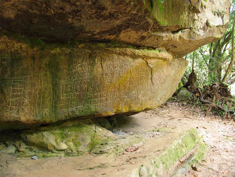 Petroglifos de Florencia Caquetá