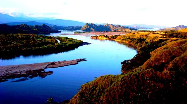 Panorámica represa Betania 