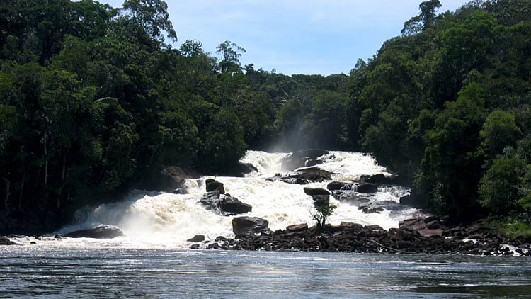 Rio en Cahuinarí
