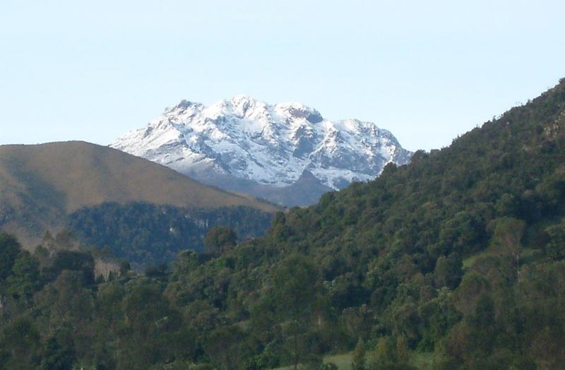 Volcán nevado Chiles